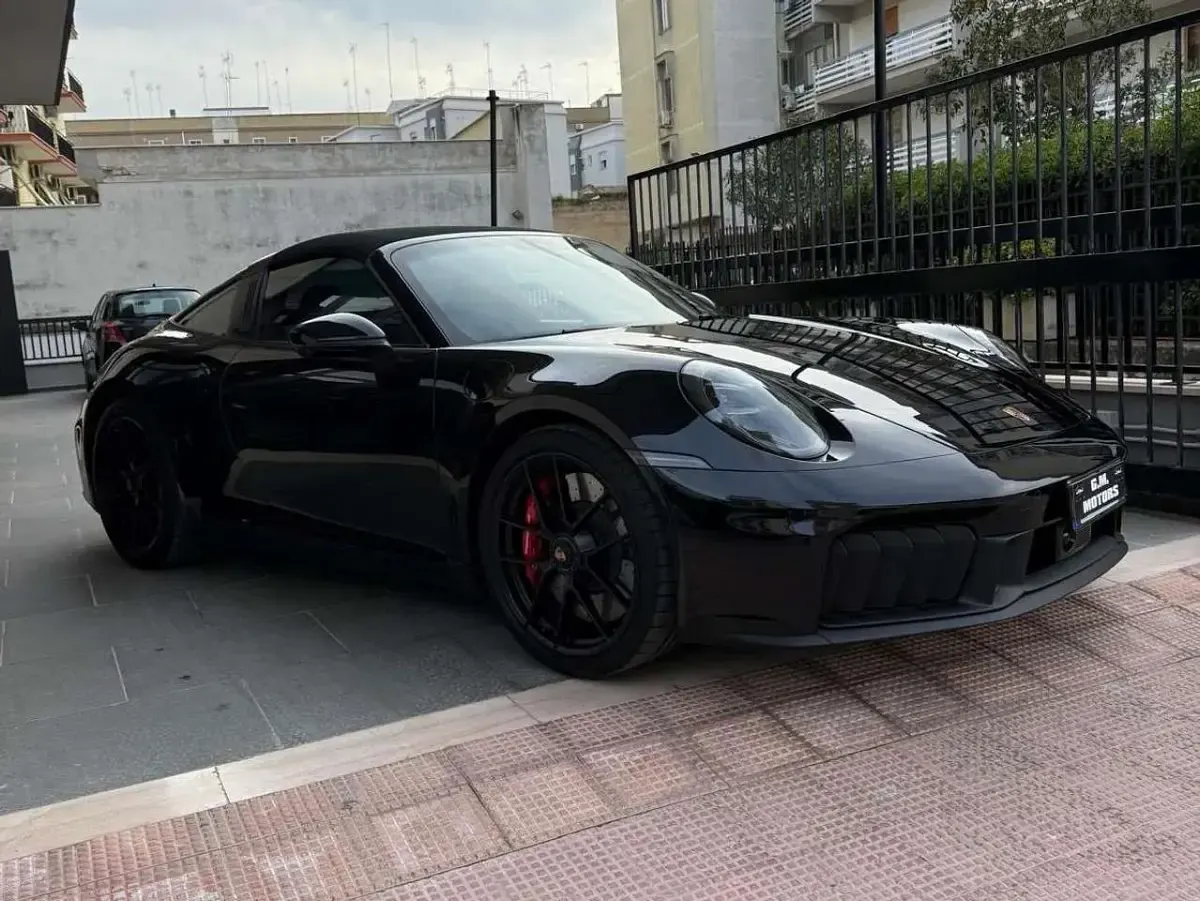 Usata Porsche 992 485 CV (356 kW) 2025 Nero Cabrio