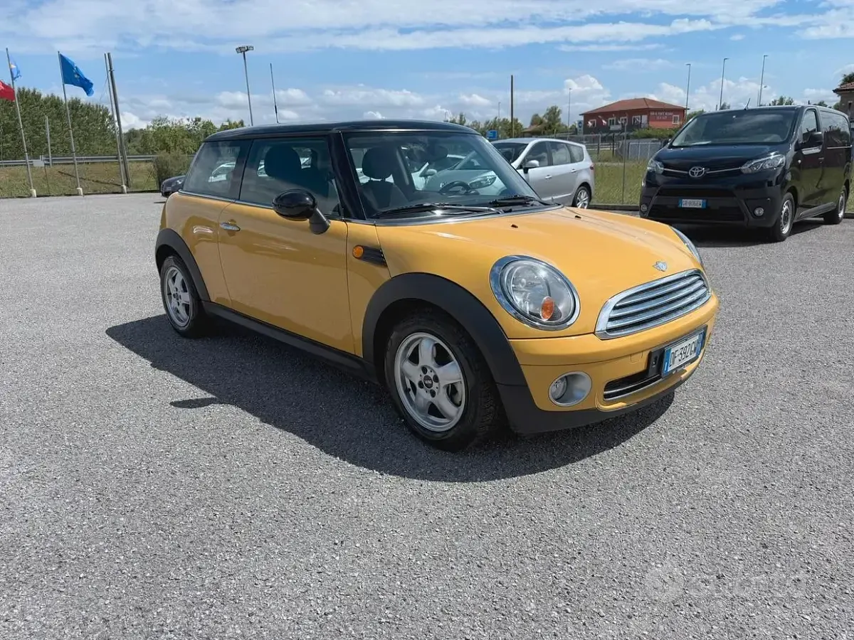Usata Mini Cooper Chili 120 CV (88 kW) 2007 Giallo Utilitaria