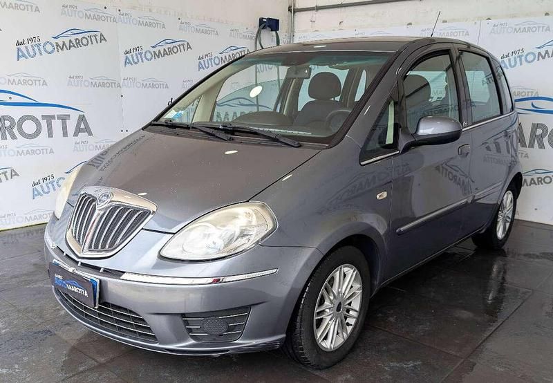 Usata Lancia Musa 90 CV (66 kW) 2010 Grigio Monovolume
