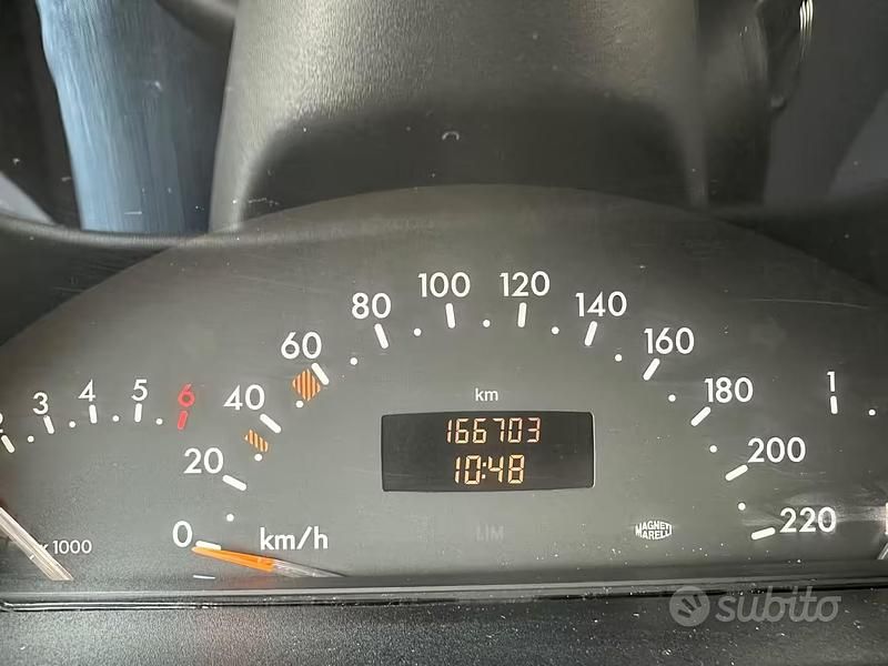 Usata Mercedes A160 Classic 102 CV (75 kW) 1999 Grigio Berlina