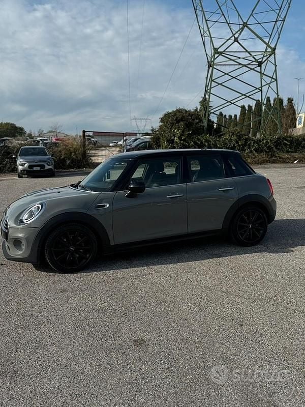 Usata Mini Cooper D Hype 116 CV (85 kW) 2018 Grigio Utilitaria
