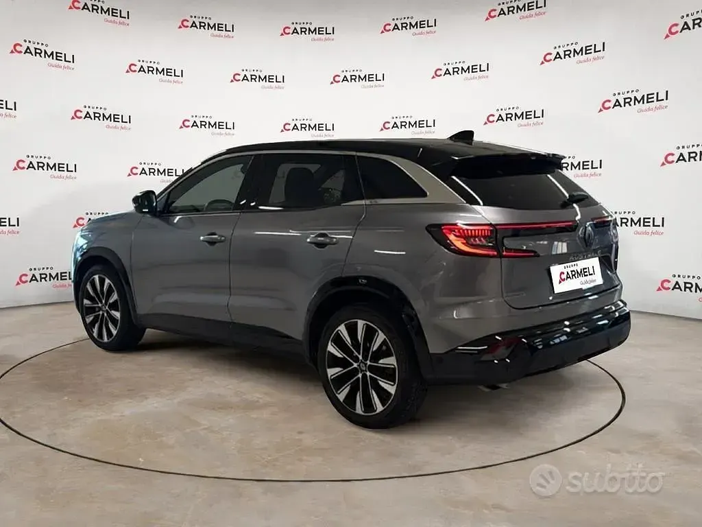 Usata Renault Austral Techno 199 CV (146 kW) 2023 Grigio SUV