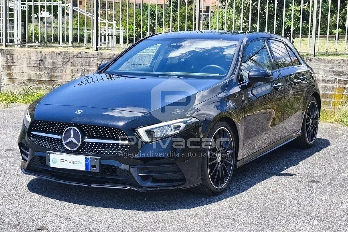 Usata Mercedes A180 Premium 116 CV (85 kW) 2019 Nero Utilitaria