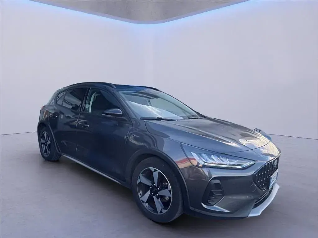 Usata Ford Focus Active 125 CV (91 kW) 2022 Grigio Berlina
