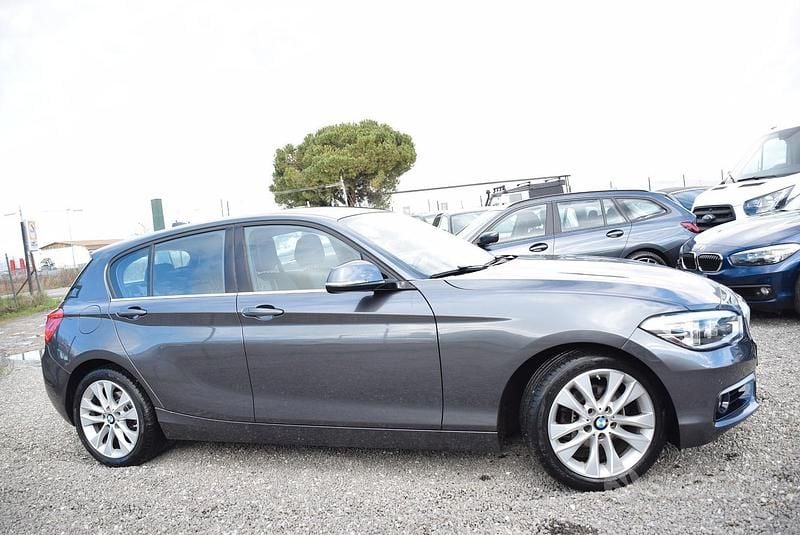 Usata BMW 118 Urban Line 150 CV (110 kW) 2017 Grigio Utilitaria