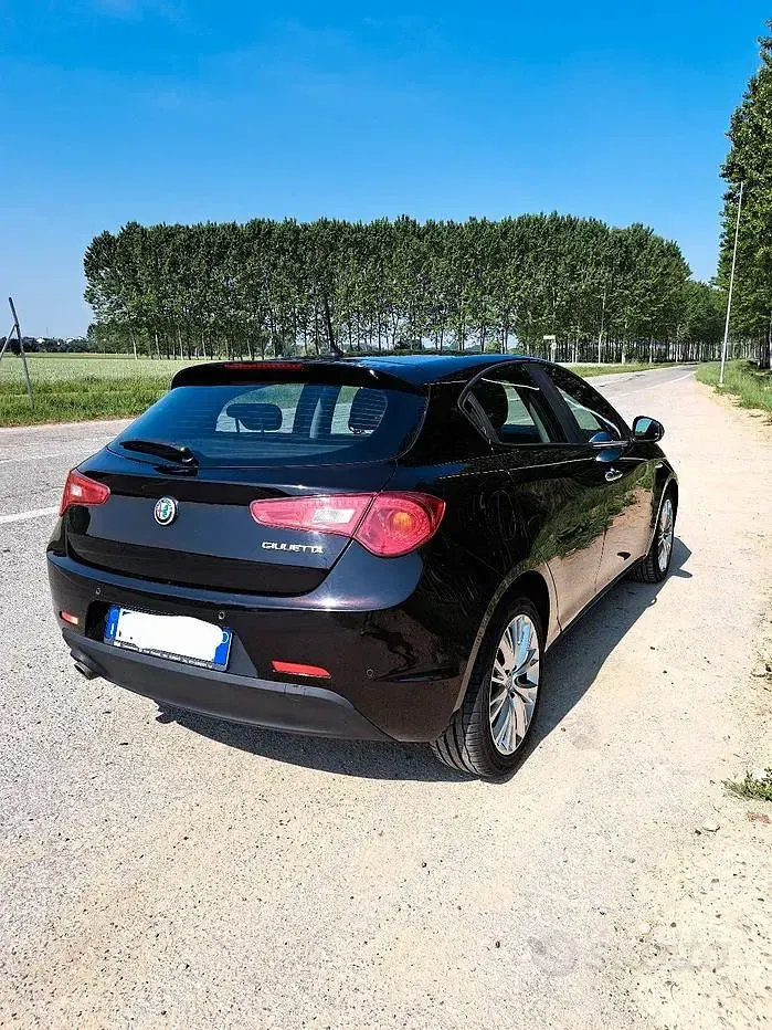 Usata Alfa Romeo Giulietta 109 CV (80 kW) 2017 Nero Utilitaria