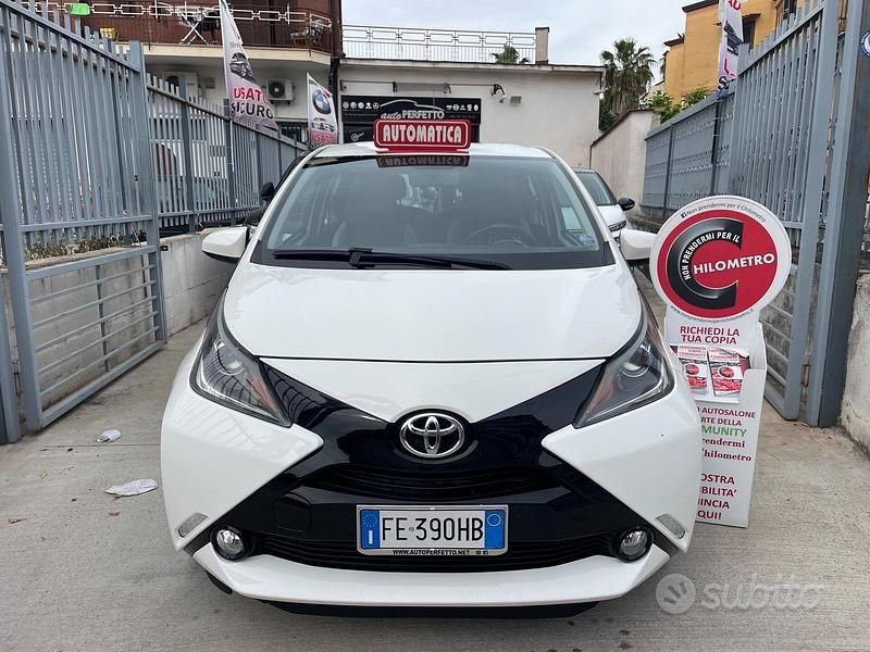 Usata Toyota Aygo X-wave 69 CV (50 kW) 2016 Bianco Utilitaria