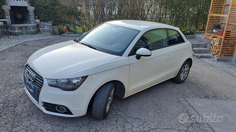 Usata Audi A1 Ambition 90 CV (66 kW) 2012 Bianco Utilitaria