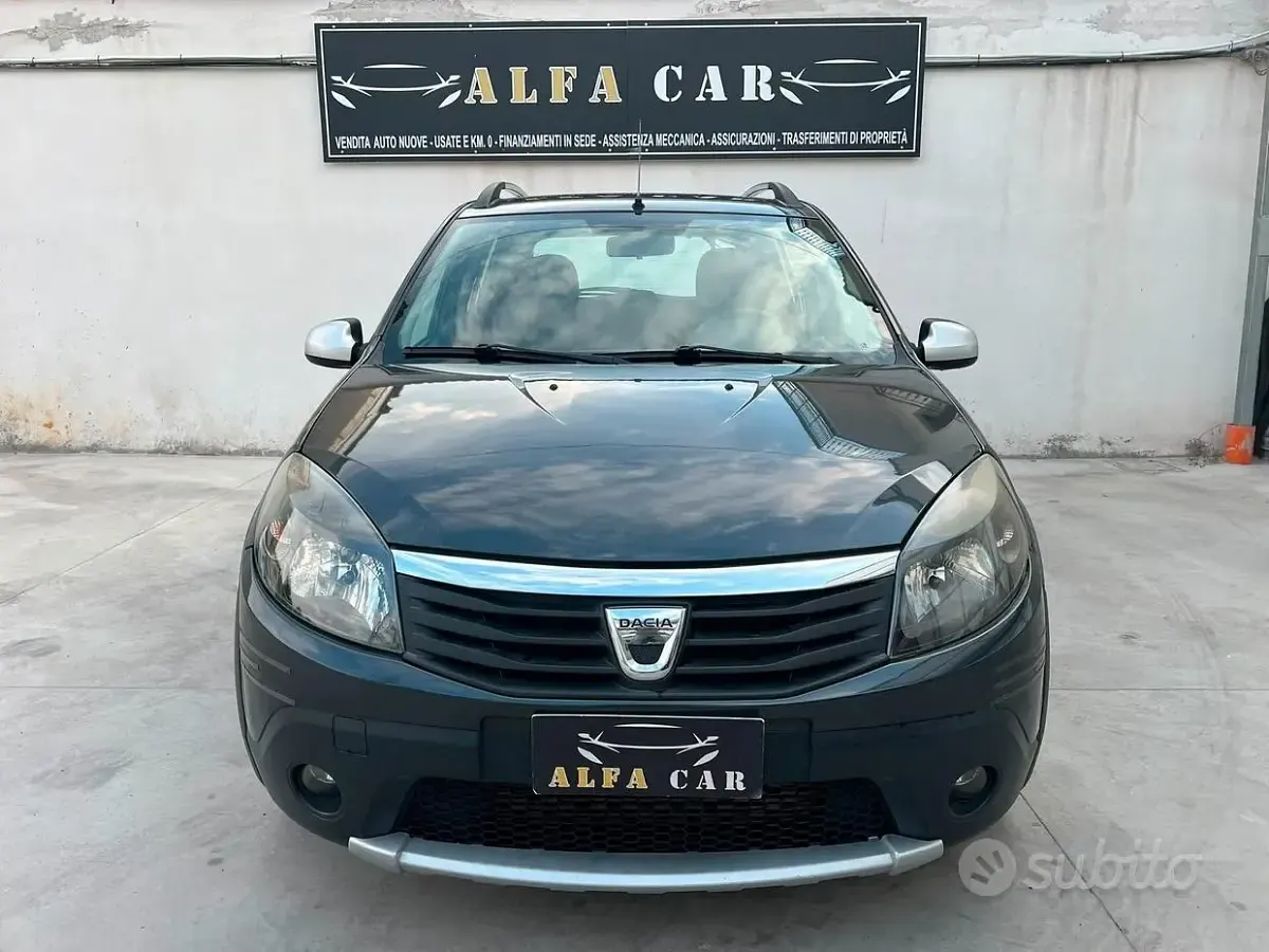 Usata Dacia Sandero Stepway 88 CV (64 kW) 2012 Grigio Berlina