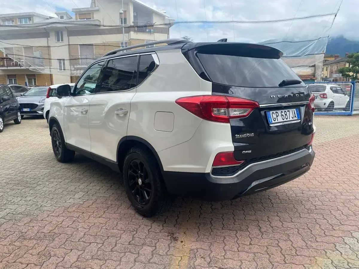 Usata SsangYong Rexton 181 CV (133 kW) 2019 Bianco SUV
