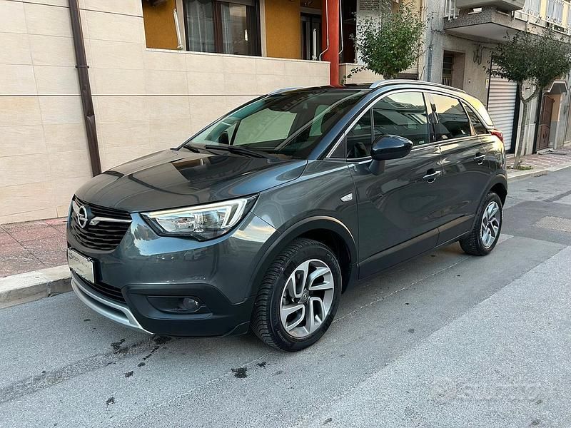 Usata Opel Crossland X Innovation 99 CV (72 kW) 2018 Grigio SUV