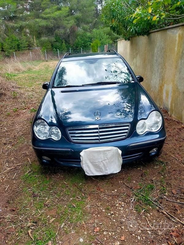 Usata Mercedes C220 150 CV (110 kW) 2007 Blu Station wagon