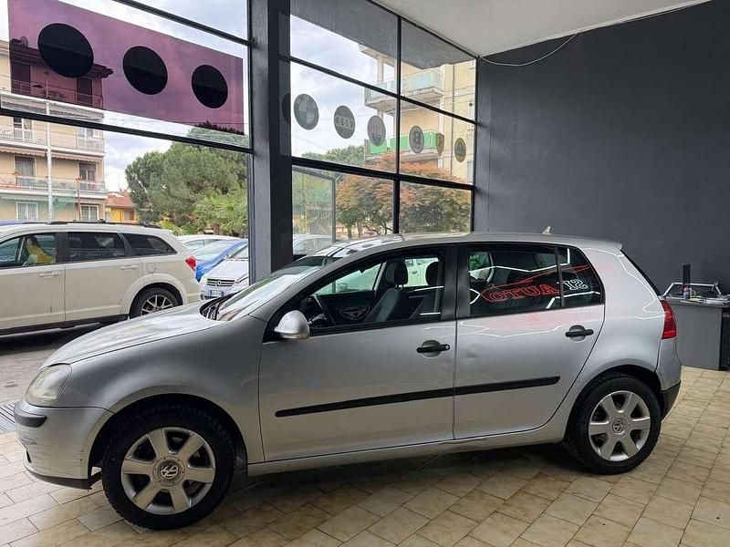 Usata VW Golf IV Comfortline 105 CV (77 kW) 2004 Argento Berlina