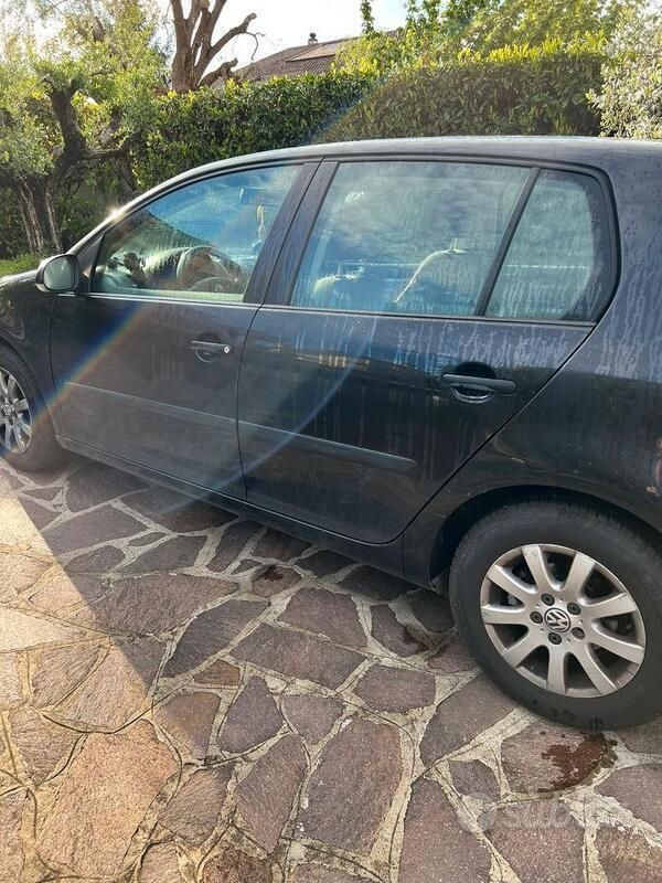 Usata 2007 VW Golf V Due volumi | 2300 € (Super prezzo) - Immagine 1/4