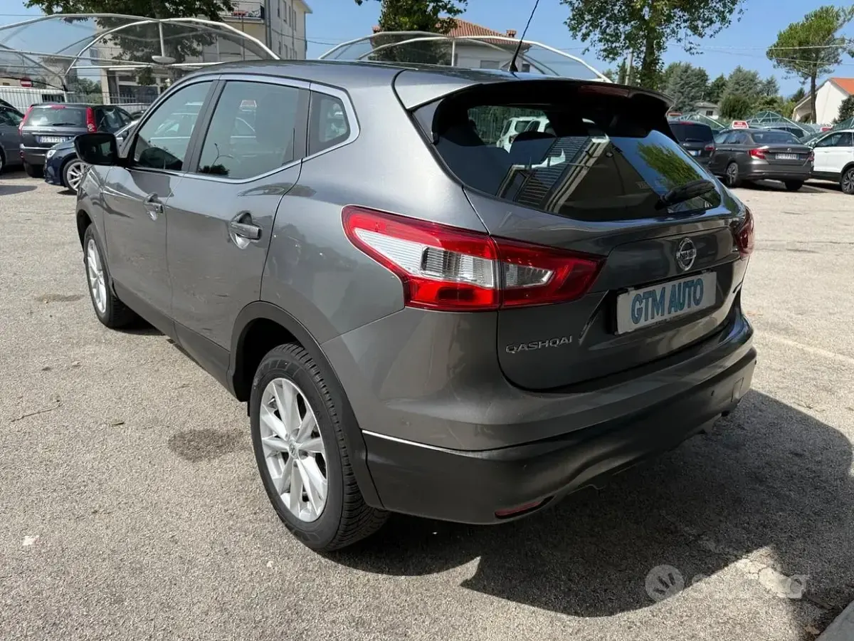 Usata Nissan Qashqai Visia 110 CV (80 kW) 2016 Grigio SUV