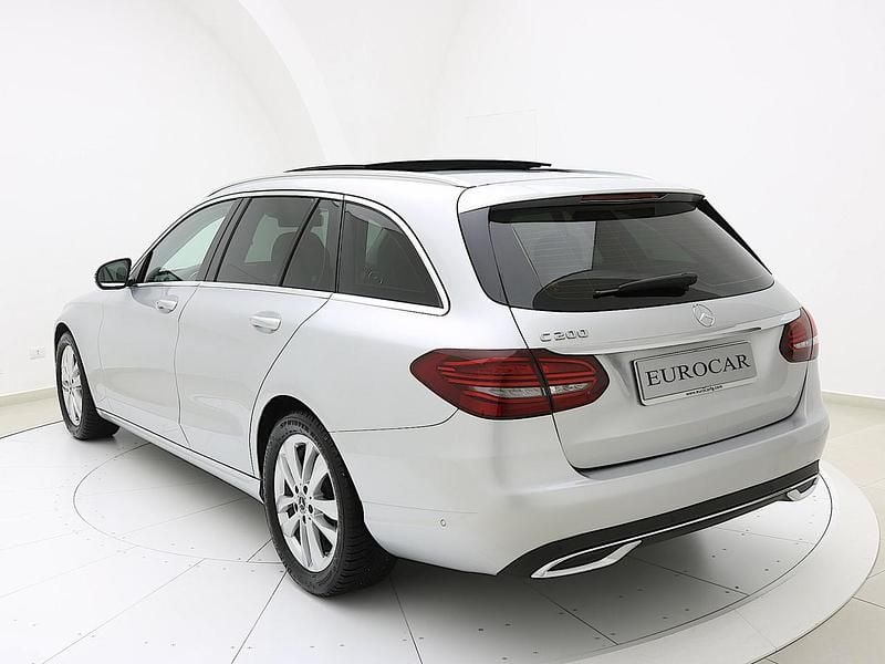 Usado Mercedes C200 184 CV (135 kW) 2020 Plateado Familiar