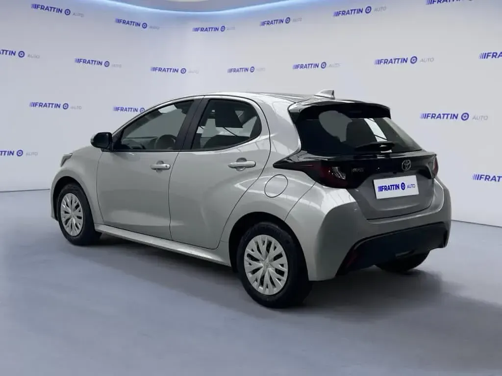Usata Toyota Yaris Hybrid Active 172 CV (126 kW) 2025 Nero Utilitaria
