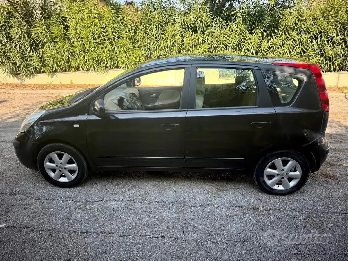 Usata Nissan Note 86 CV (63 kW) 2008 Nero Utilitaria
