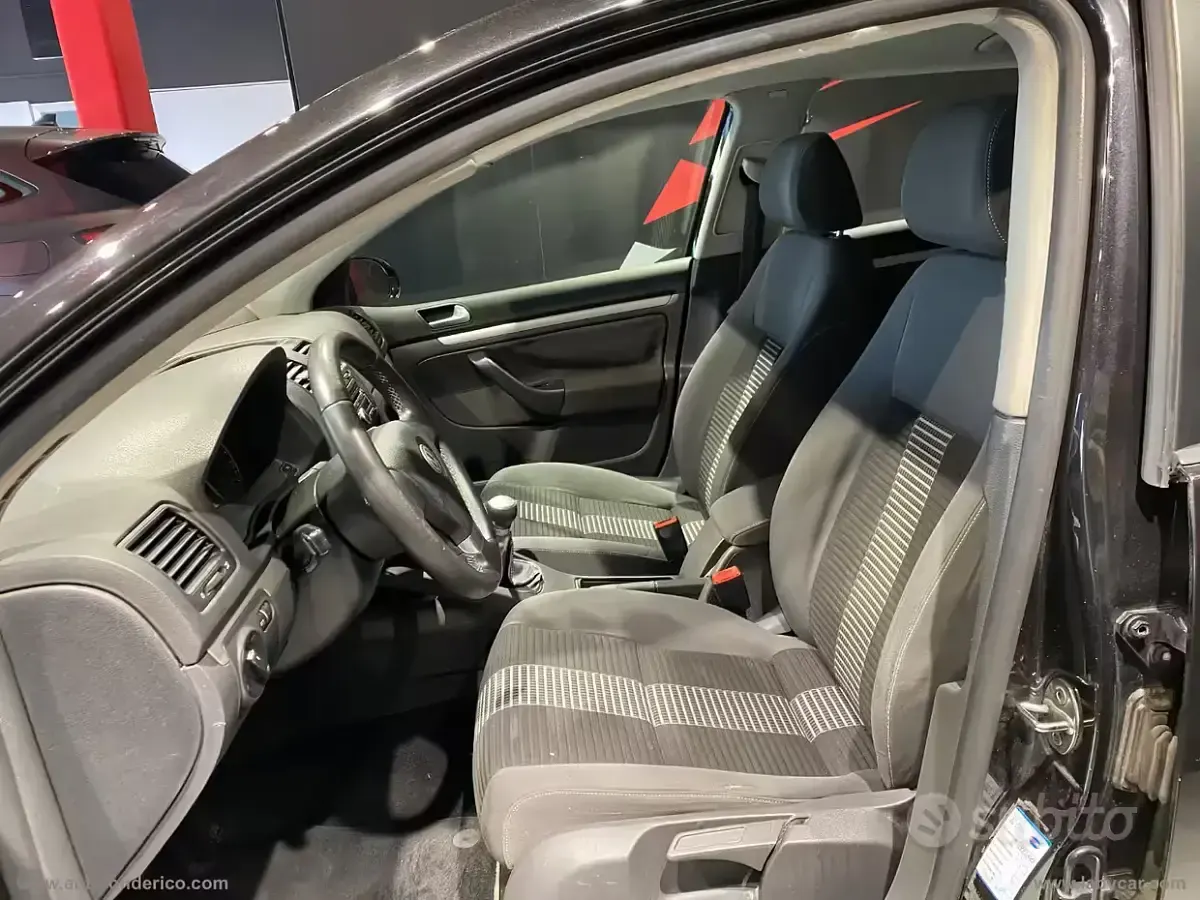Usata VW Golf VI Comfortline 105 CV (77 kW) 2008 Nero Utilitaria