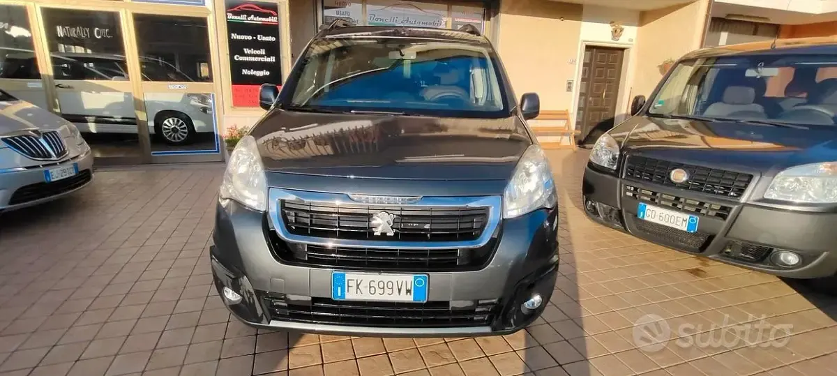 Usata Peugeot Partner Tepee Active 99 CV (72 kW) 2017 Grigio Monovolume