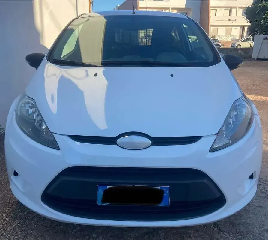 Usata Ford Fiesta 68 CV (50 kW) 2011 Berlina