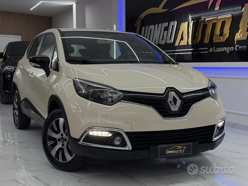 Usata Renault Captur 90 CV (66 kW) 2016 Beige SUV