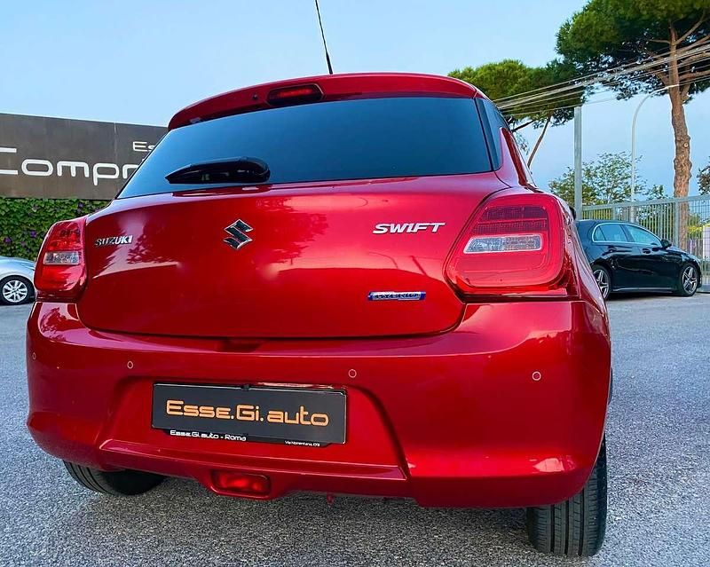 Usata Suzuki Swift 83 CV (61 kW) 2021 Rosso Berlina