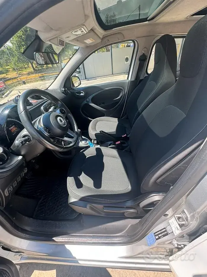 Usata Smart ForFour 71 CV (52 kW) 2017 Bianco Utilitaria