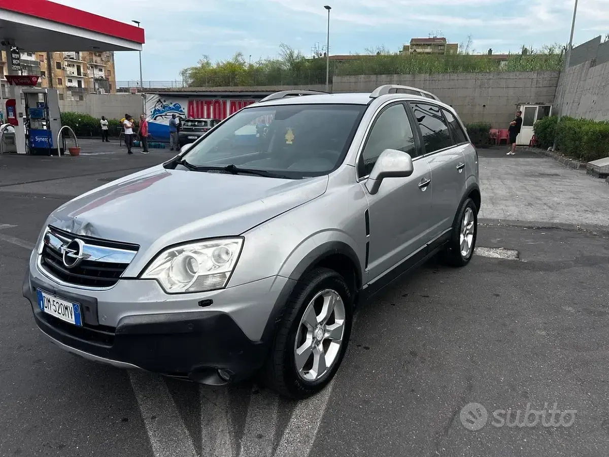 Usata Opel Antara Cosmo 150 CV (110 kW) 2010 Argento SUV