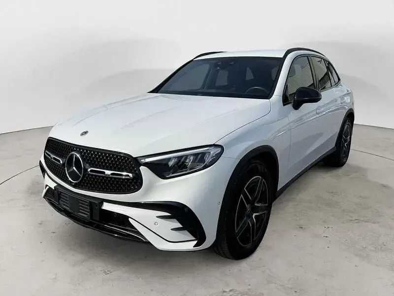 Usata Mercedes GLC300 AMG 258 CV (189 kW) 2024 Bianco SUV