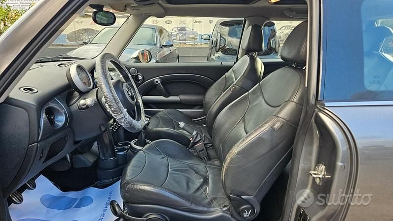 Begagnad Mini Cooper S 163 HK (119 kW) 2003 Grå Halvkombi