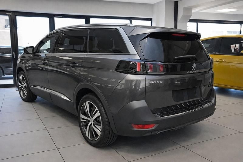Usata Peugeot 5008 Allure 131 CV (96 kW) 2024 Grigio SUV