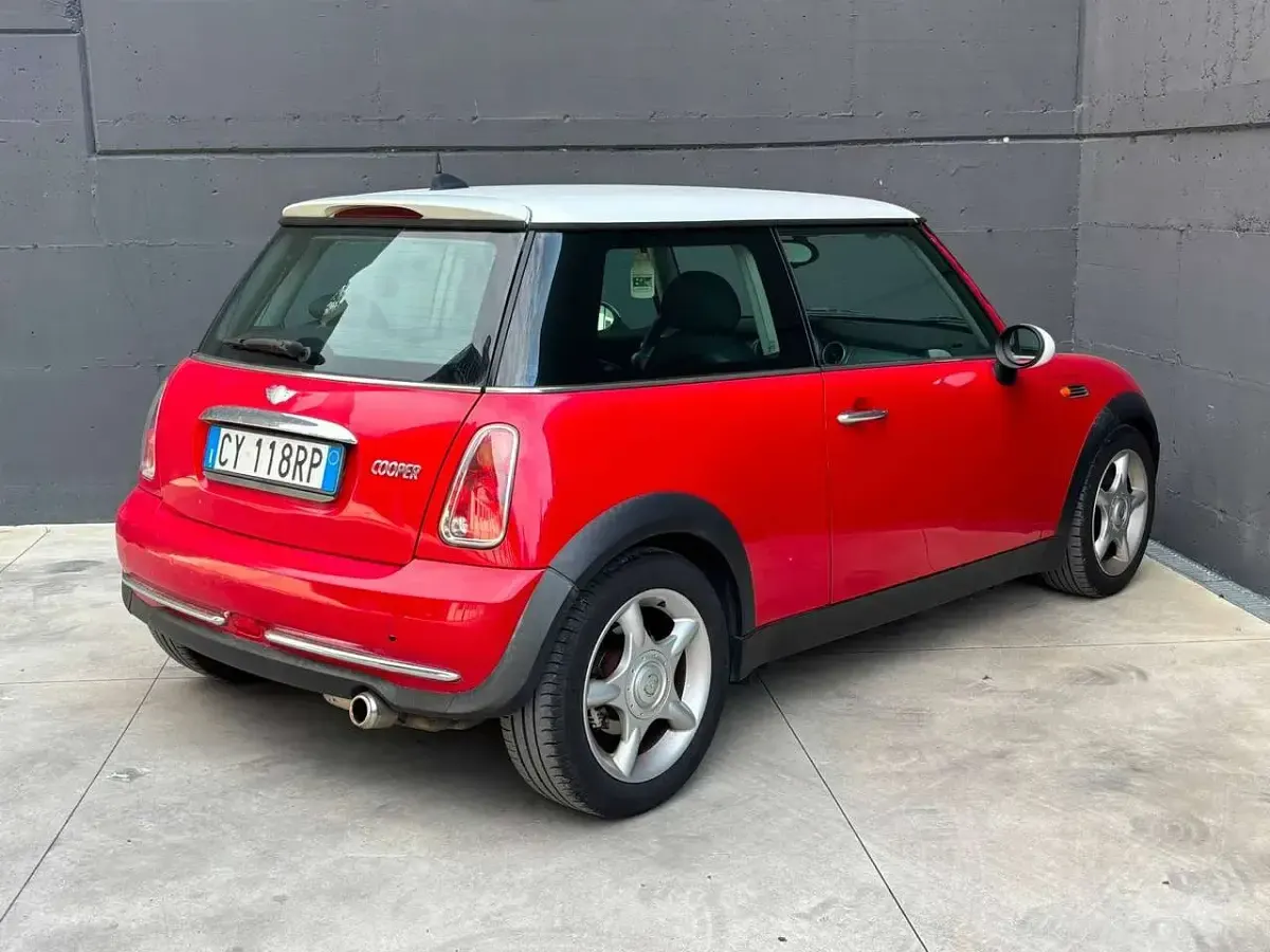 Usata Mini Cooper Seven 116 CV (85 kW) 2005 Rosso Utilitaria