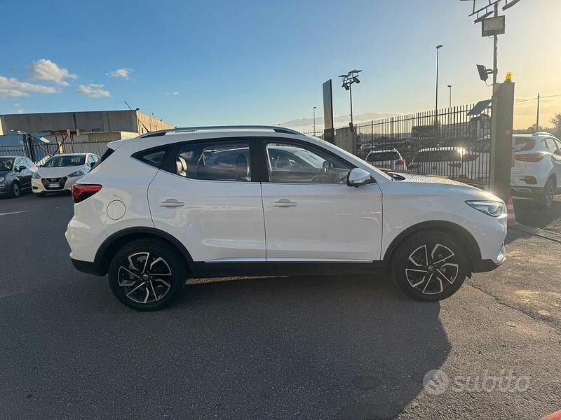Usata MG ZS Luxury 106 CV (77 kW) 2023 Bianco SUV
