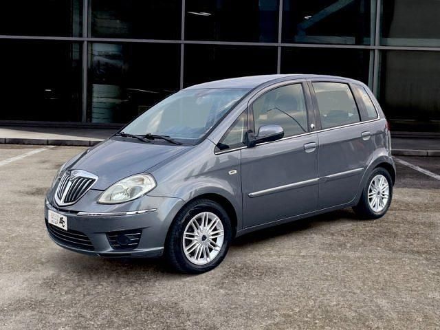 Usata Lancia Musa 77 CV (56 kW) 2009 Argento Monovolume