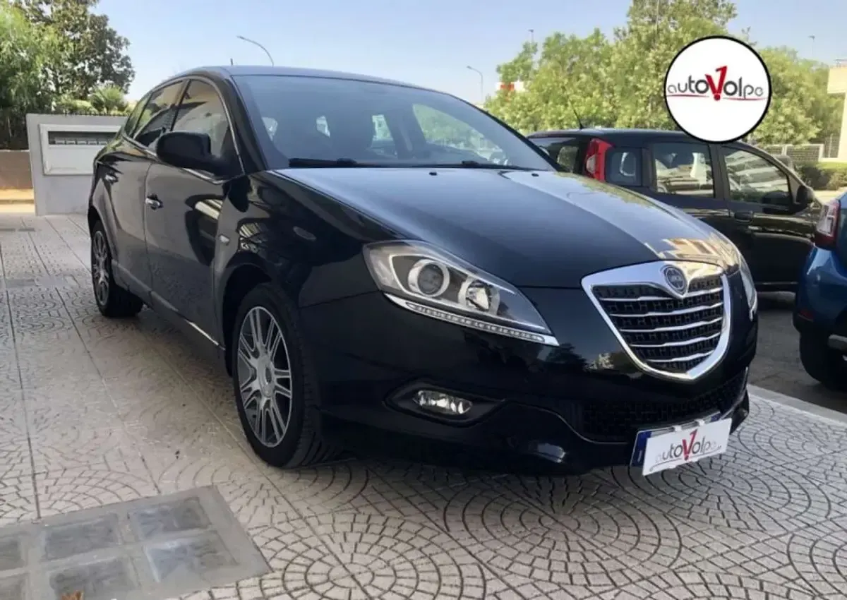 Usata Lancia Delta 120 CV (88 kW) 2013 Nero Utilitaria