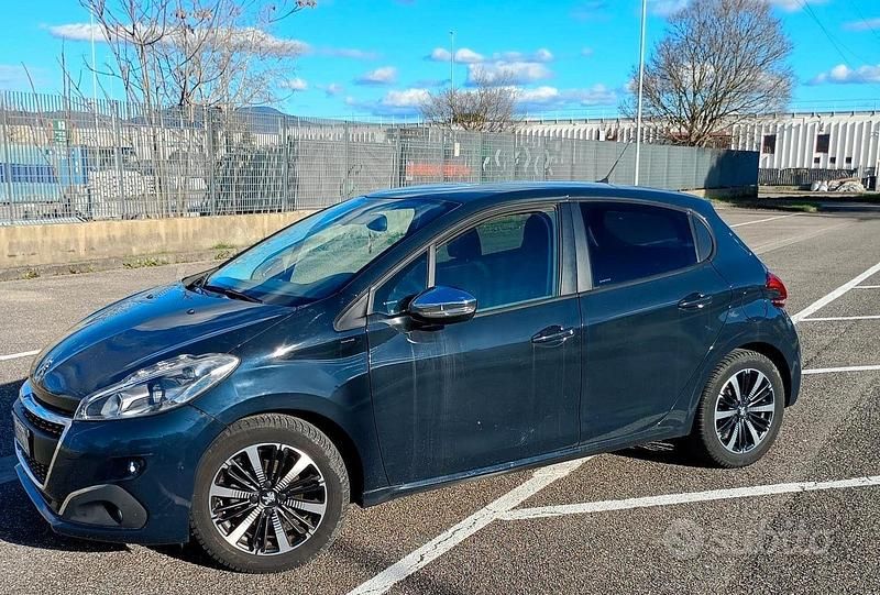 Usata Peugeot 208 100 CV (73 kW) 2019 Utilitaria