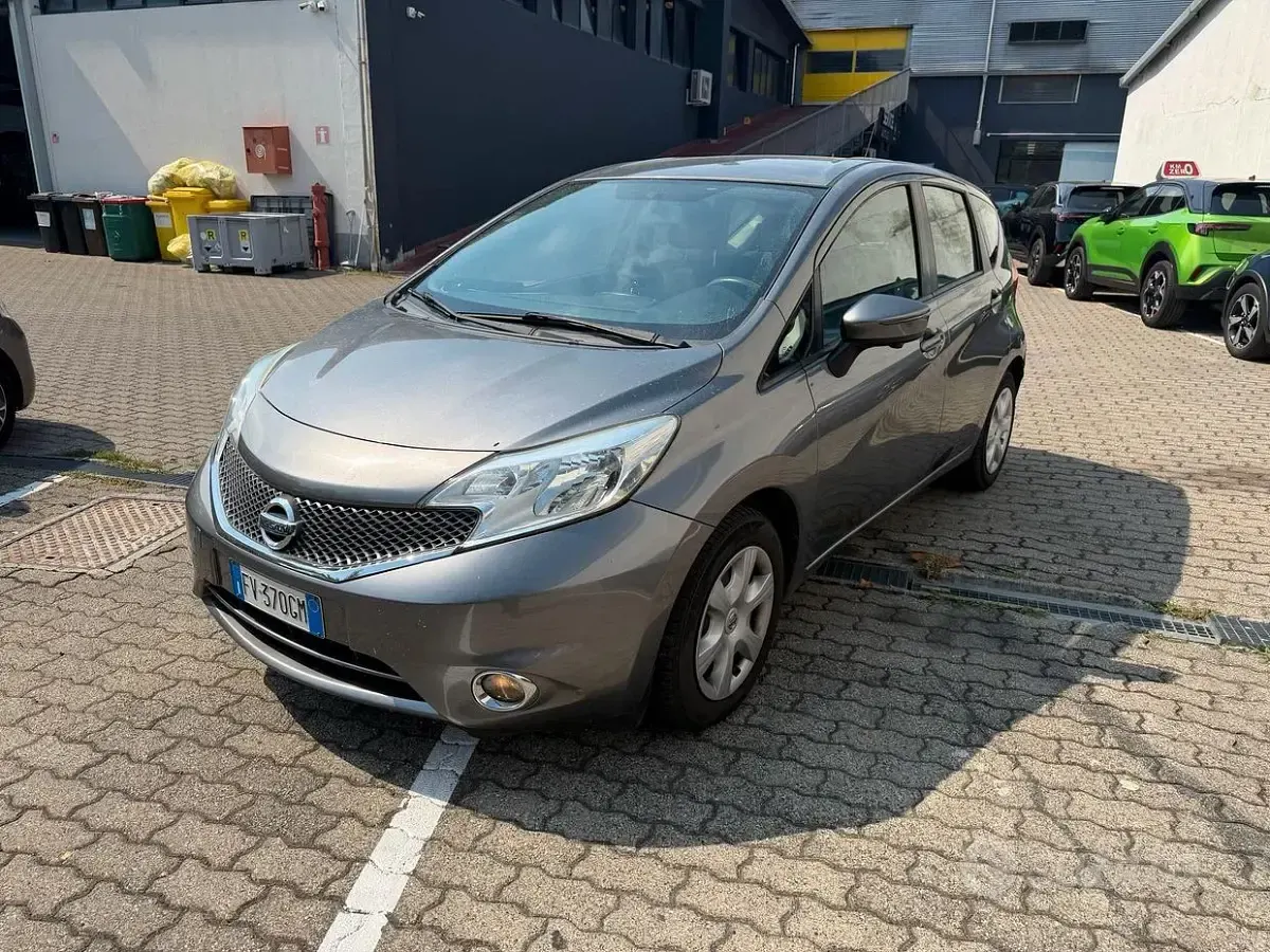 Usata Nissan Note 90 CV (66 kW) 2013 Grigio Utilitaria