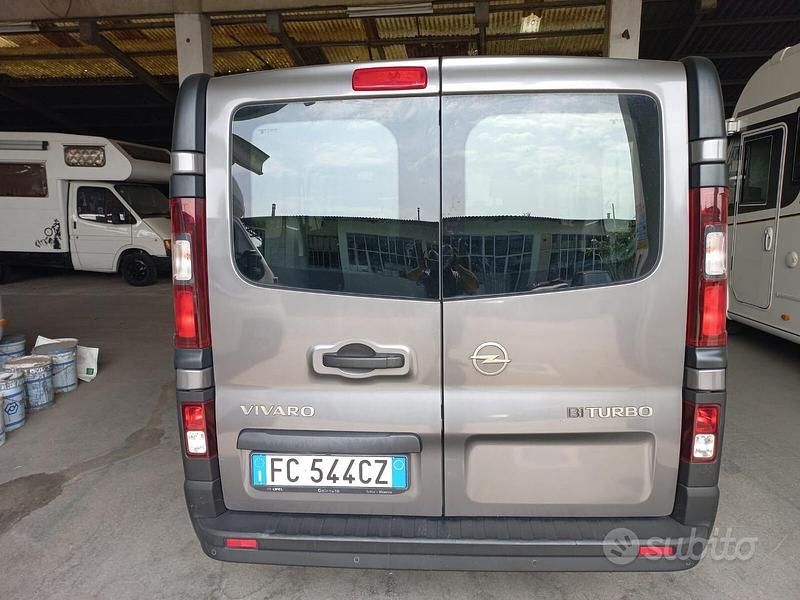 Usata Opel Vivaro S 125 CV (91 kW) 2015 Marrone Monovolume