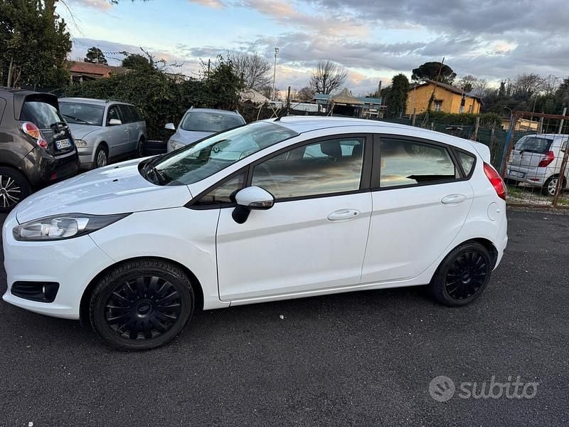 Usata Ford Fiesta 75 CV (55 kW) 2016 Bianco Berlina