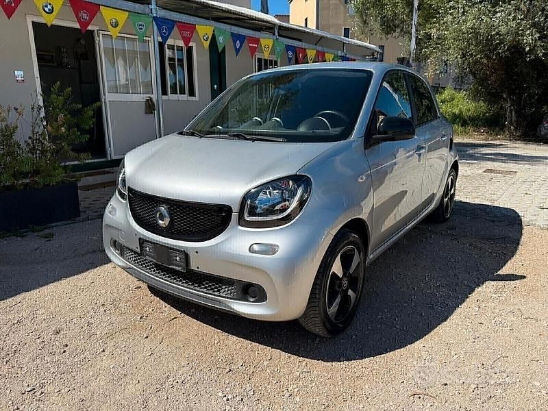 Grigio Usata 2018 Smart ForFour Passion Utilitaria | 9700 € (Buon prezzo) - Immagine 1/4