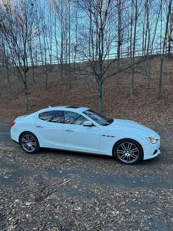 Usata Maserati Ghibli 275 CV (202 kW) 2015 Bianco Berlina