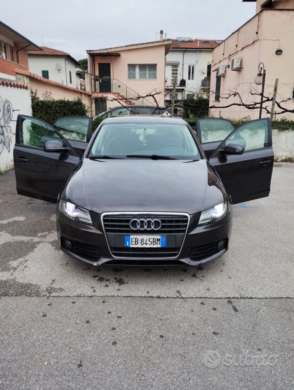 Nero Usata 2010 Audi A4 Tre volumi | 11.000 € - Immagine 1/4