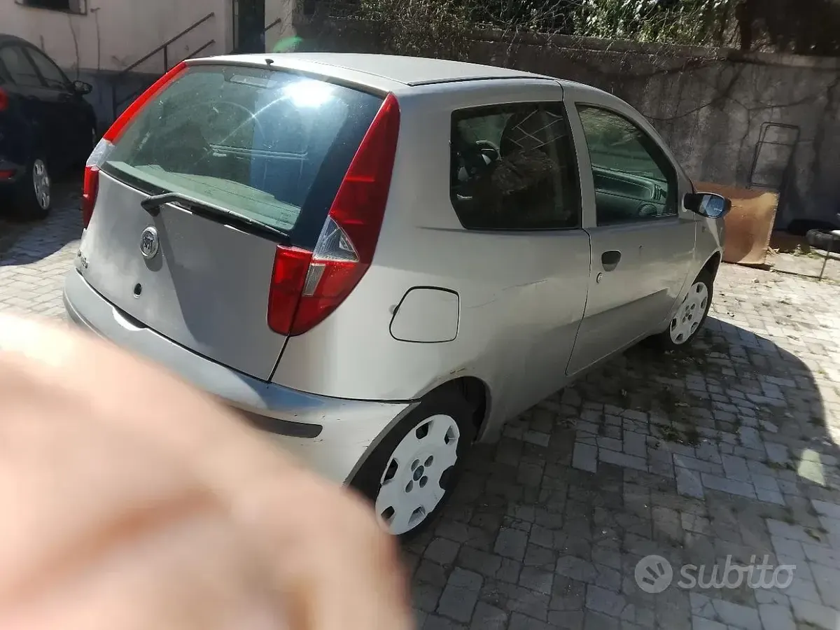 Usata Fiat Punto 60 CV (44 kW) 2003 Grigio Utilitaria