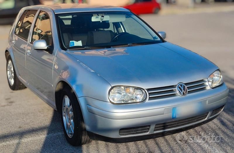 Usata VW Golf IV 130 CV (95 kW) 2002 Grigio Berlina