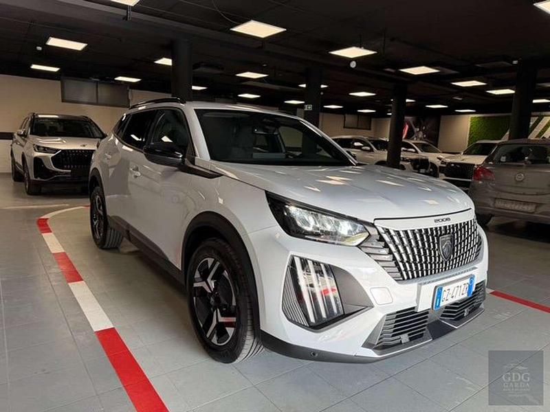 Usata Peugeot 2008 Allure 102 CV (75 kW) 2025 Bianco SUV