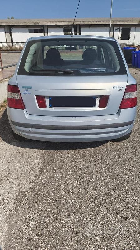 Usata Fiat Stilo Dynamic 103 CV (75 kW) 2003 Grigio Berlina