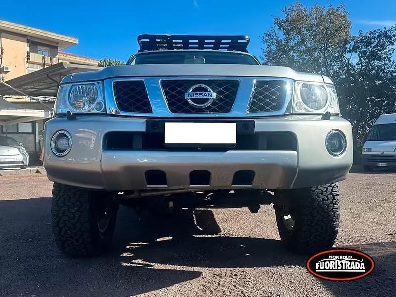 Usata Nissan Patrol 160 CV (117 kW) 2006 Argento SUV