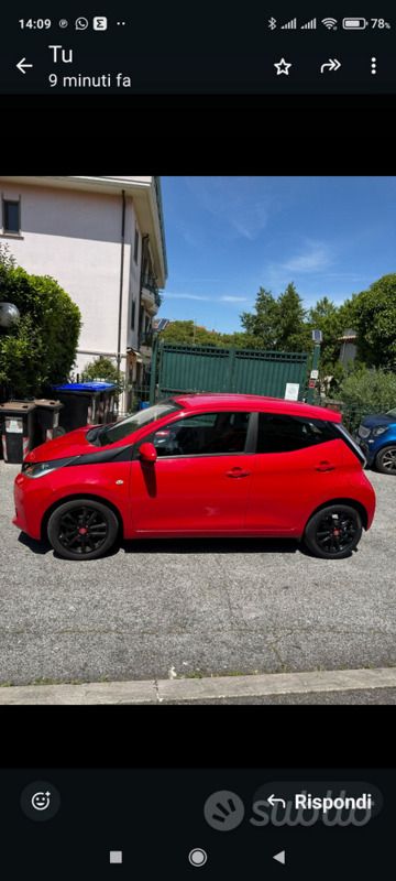 Usata Toyota Aygo 69 CV (50 kW) 2015 Rosso Utilitaria