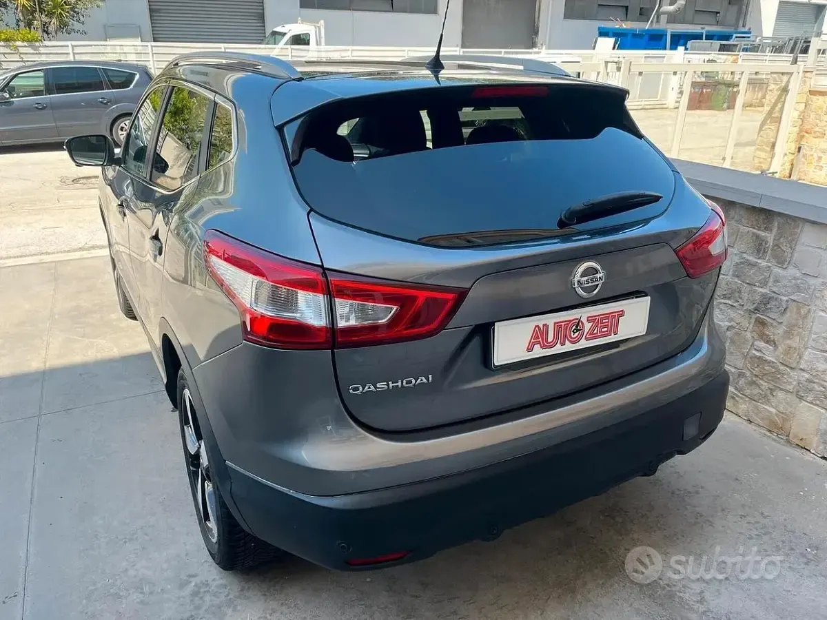 Usata Nissan Qashqai Tekna 110 CV (80 kW) 2017 Grigio SUV